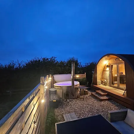 Glamping Pod With Wood Fired Hot Tub Kamp alanı Scarborough