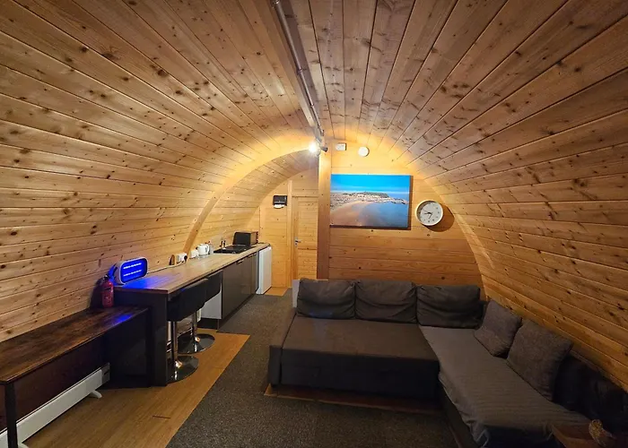 Glamping Pod With Wood Fired Hot Tub * סקארבורו